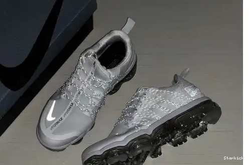 AQ8811-100 RUN WHITE VAPORMAX AIR UTILITY (W) REFLECT SILVER 0525